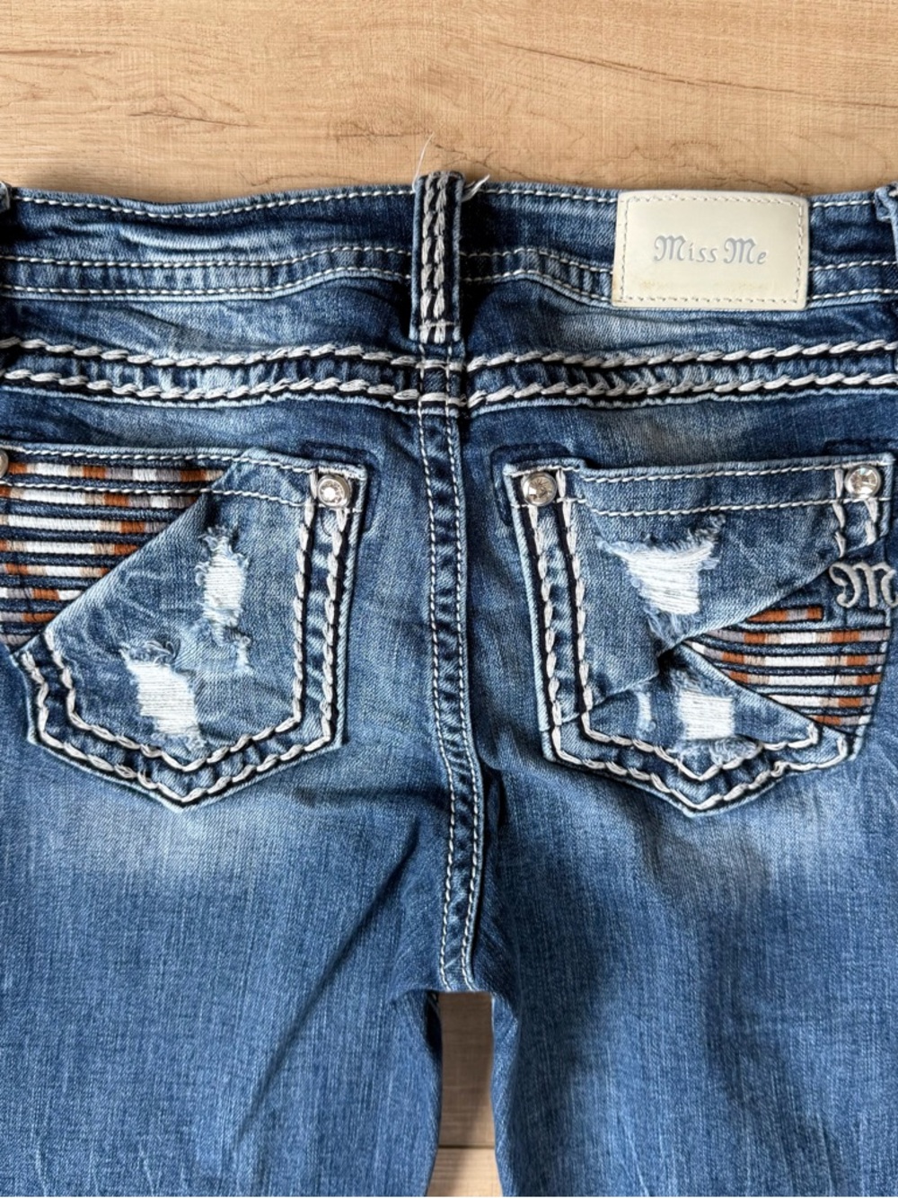 Miss Me Jeans Women Size 28 Mid Rise Boot Cut Embellished Rhinestone  28”x33” - Picture 7 of 7